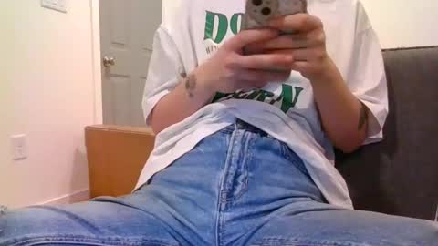 Snapshot of alliebearx chatting on 24, 12, 2024 alliebearx online show from 24, 12, 2024