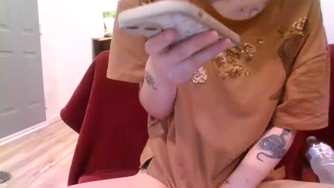 Snapshot of alliebearx chatting on 1, 2, 2025 alliebearx online show from 1, 2, 2025