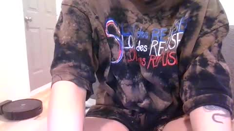 Snapshot of alliebearx chatting on 23, 2, 2025 alliebearx online show from 23, 2, 2025