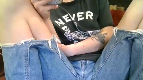 Snapshot of alliebearx chatting on 2, 3, 2025 alliebearx online show from 2, 3, 2025