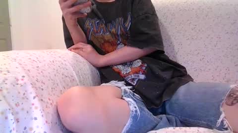 Snapshot of alliebearx chatting on 10, 3, 2025 alliebearx online show from 10, 3, 2025