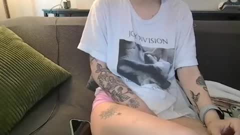 Snapshot of alliebearx chatting on 6, 7, 2026 alliebearx online show from 6, 7, 2026