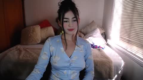 Snapshot of allierose_ chatting on 3, 12, 2024 Allie  online show from 3, 12, 2024