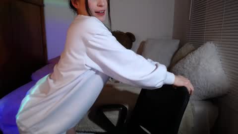 Snapshot of allierose_ chatting on 5, 12, 2024 Allie  online show from 5, 12, 2024