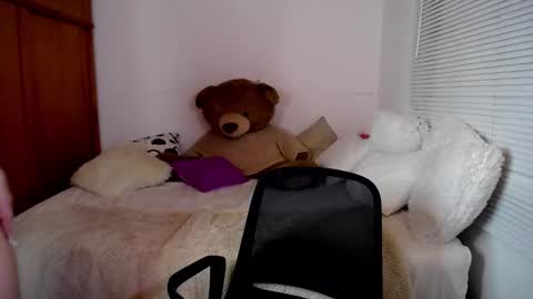 Snapshot of allierose_ chatting on 29, 12, 2024 Allie  online show from 29, 12, 2024