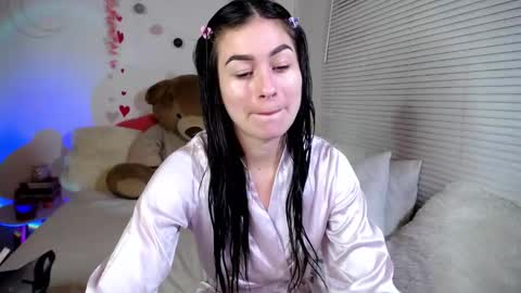 Snapshot of allierose_ chatting on 16, 2, 2025 Allie  online show from 16, 2, 2025