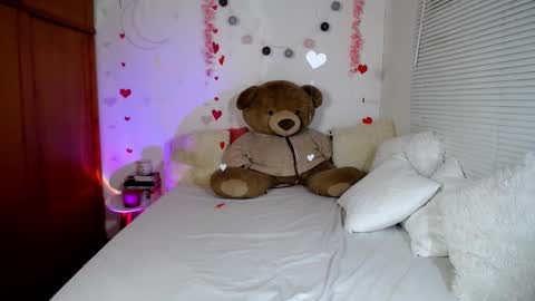 Snapshot of allierose_ chatting on 19, 2, 2025 Allie  online show from 19, 2, 2025