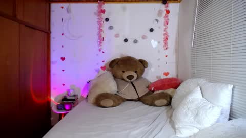 Snapshot of allierose_ chatting on 25, 2, 2025 Allie  online show from 25, 2, 2025