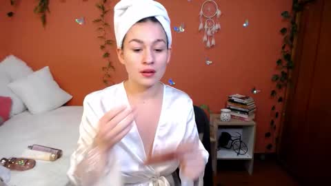 Snapshot of allierose_ chatting on 20, 9, 2025 Allie  online show from 20, 9, 2025