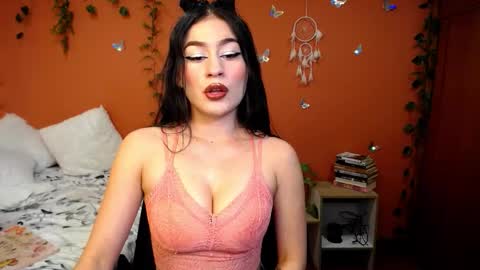 Snapshot of allierose_ chatting on 7, 10, 2025 Allie  online show from 7, 10, 2025