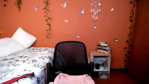 Snapshot of allierose_ chatting on 17, 10, 2025 Allie  online show from 17, 10, 2025