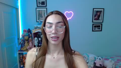 Snapshot of allisonblossom chatting on 25, 1, 2025 online show from 25, 1, 2025