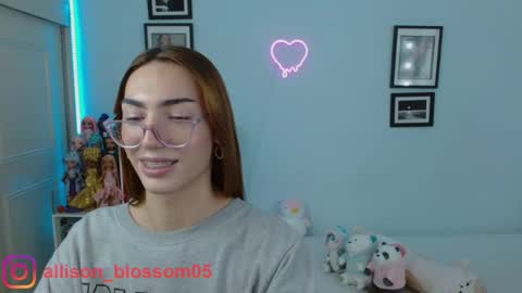 Snapshot of allisonblossom chatting on 7, 2, 2025 online show from 7, 2, 2025