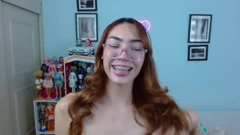 Snapshot of allisonblossom chatting on 6, 3, 2025 online show from 6, 3, 2025