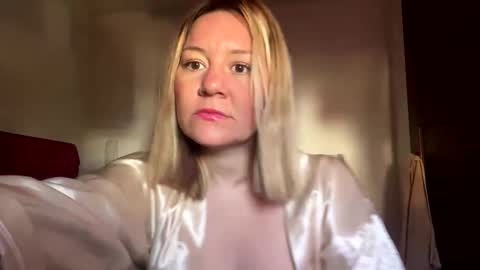 allisonlove2 online show from 19, 5, 2026