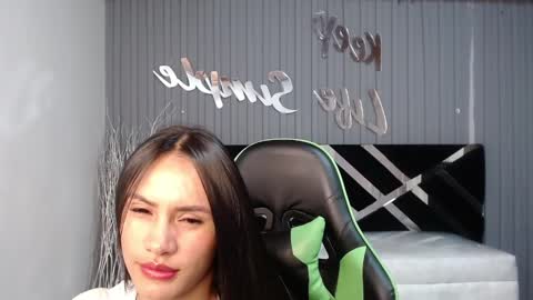 Snapshot of allisson_a chatting on 12, 12, 2024 Allisson online show from 12, 12, 2024