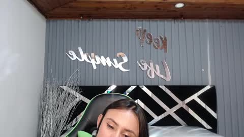 Snapshot of allisson_a chatting on 14, 12, 2024 Allisson online show from 14, 12, 2024