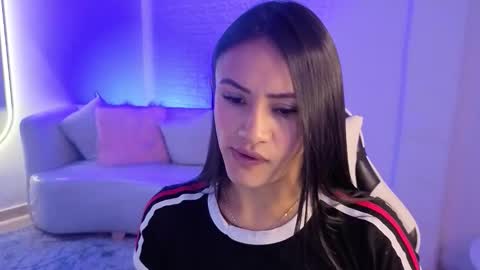 Snapshot of allisson_a chatting on 16, 12, 2025 Allisson online show from 16, 12, 2025