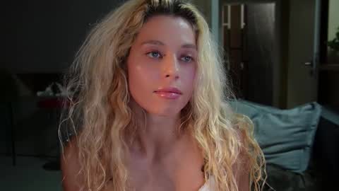 allissonhotbb online show from 19, 1, 2025