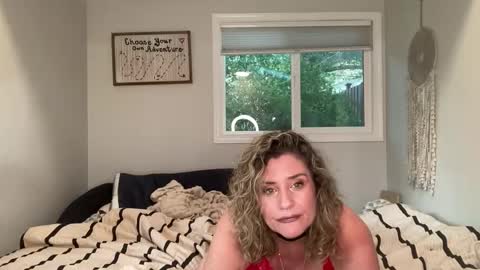 Snapshot of alliyahjustice chatting on 21, 12, 2025 alliyahjustice online show from 21, 12, 2025