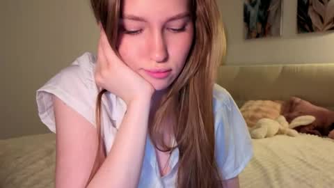 Snapshot of alllura chatting on 12, 5, 2026 Axi online show from 12, 5, 2026