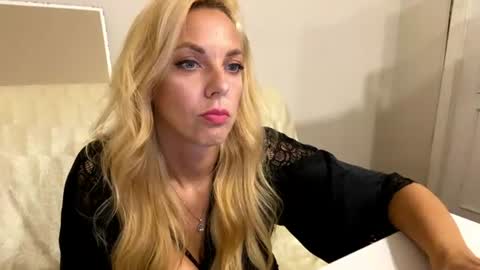 Snapshot of allmaybe chatting on 10, 7, 2026 Nika online show from 10, 7, 2026