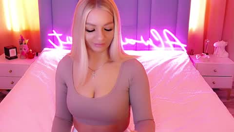 AlwaysHot online show from 8, 2, 2025