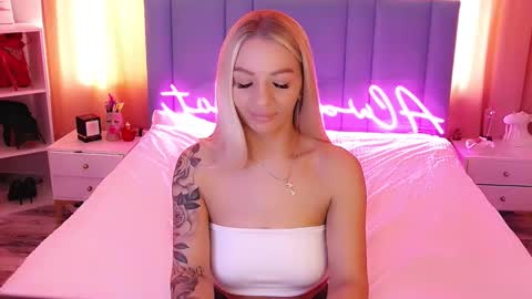 AlwaysHot online show from 9, 3, 2025