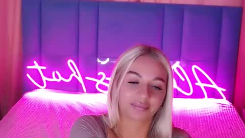 AlwaysHot online show from 24, 9, 2025