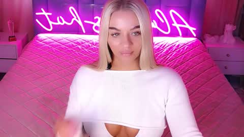 AlwaysHot online show from 3, 2, 2026