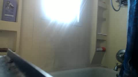 allwolf0323 online show from 6, 1, 2026