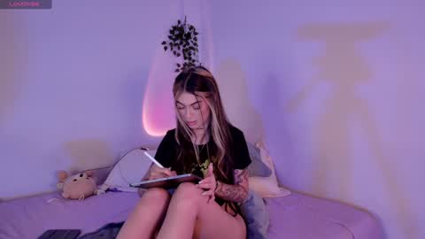 ally_clark online show from 24, 12, 2024