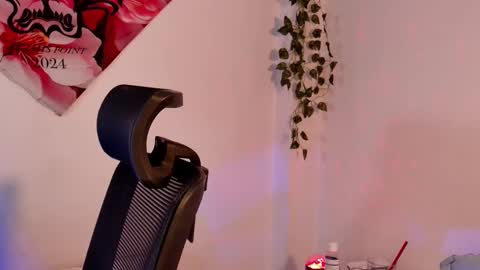 ally_clark online show from 23, 2, 2025