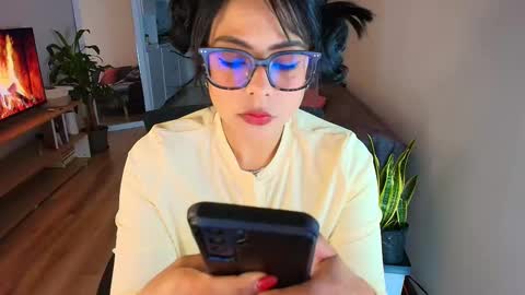 Snapshot of ally_riso chatting on 4, 3, 2026 Ally help me reach 100 satisfaid online show from 4, 3, 2026