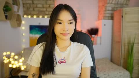 Allyah Sky online show from 7, 3, 2025
