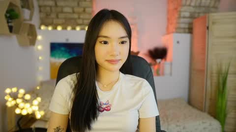 Allyah Sky online show from 8, 3, 2025