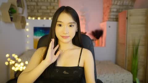 Allyah Sky online show from 8, 3, 2025