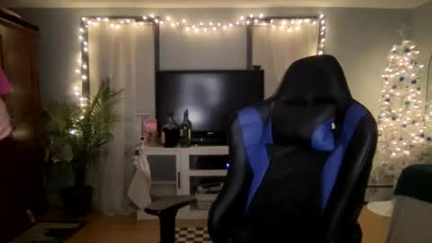 Snapshot of allyanalangel chatting on 2, 12, 2024 allyanalangel online show from 2, 12, 2024