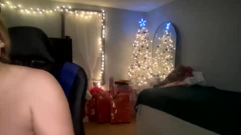 Snapshot of allyanalangel chatting on 12, 12, 2024 allyanalangel online show from 12, 12, 2024