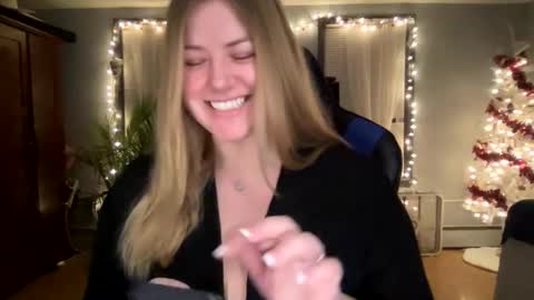 Snapshot of allyanalangel chatting on 15, 1, 2025 allyanalangel online show from 15, 1, 2025