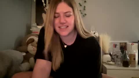 Snapshot of allyanalangel chatting on 16, 1, 2025 allyanalangel online show from 16, 1, 2025