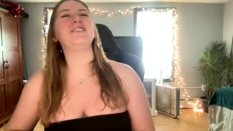 Snapshot of allyanalangel chatting on 4, 2, 2025 allyanalangel online show from 4, 2, 2025