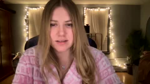 Snapshot of allyanalangel chatting on 7, 2, 2025 allyanalangel online show from 7, 2, 2025