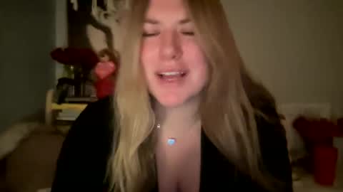 Snapshot of allyanalangel chatting on 18, 2, 2025 allyanalangel online show from 18, 2, 2025