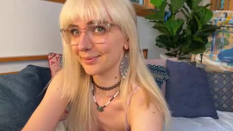 Snapshot of allyelliot chatting on 14, 10, 2025 Ally Elliot online show from 14, 10, 2025