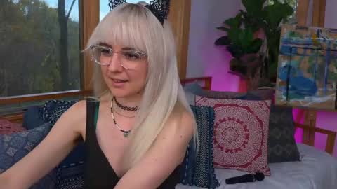 Ally Elliot online show from 30, 10, 2025