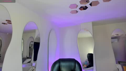 Snapshot of allyjensen chatting on 30, 11, 2025 Alisson online show from 30, 11, 2025