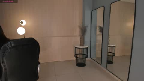 Snapshot of allyjensen chatting on 23, 12, 2025 Alisson online show from 23, 12, 2025