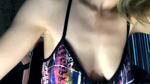 Ally Girl In Her Ally World online show from 4, 10, 2025