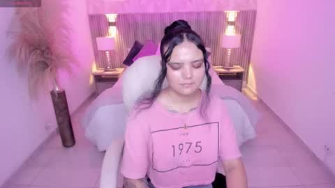 allyson_brownn online show from 22, 12, 2025
